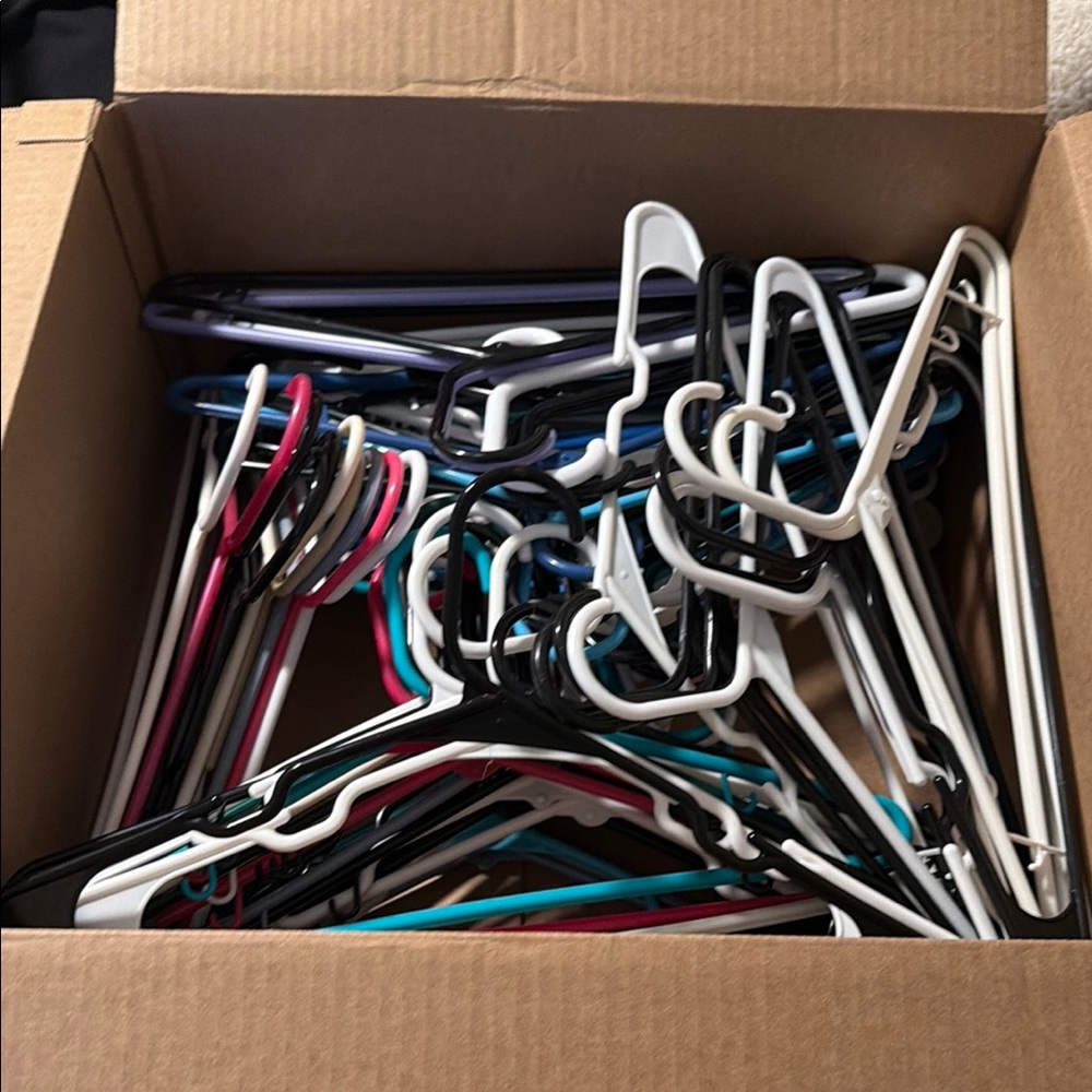 Mixed Plastic Clothes Hangers - Assorted Colors